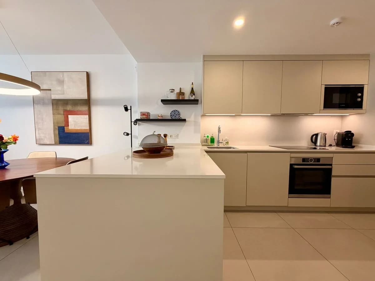 2 Bedroom Middle Floor Apartment for Sale in Elviria, Málaga - Image 9