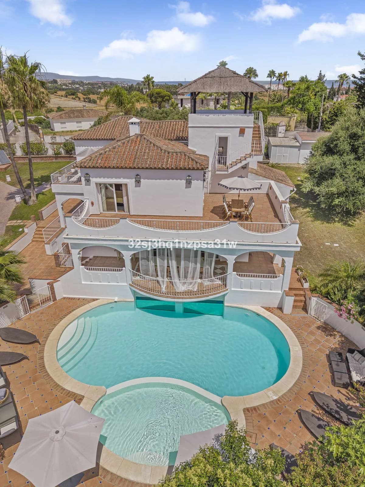 6 Bedroom Detached Villa for Sale in Estepona, Málaga - Image 3