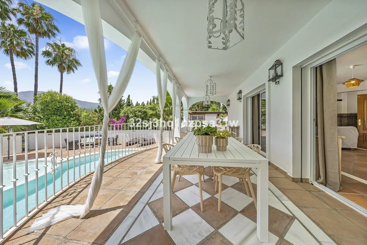 6 Bedroom Detached Villa for Sale in Estepona, Málaga - Image 9