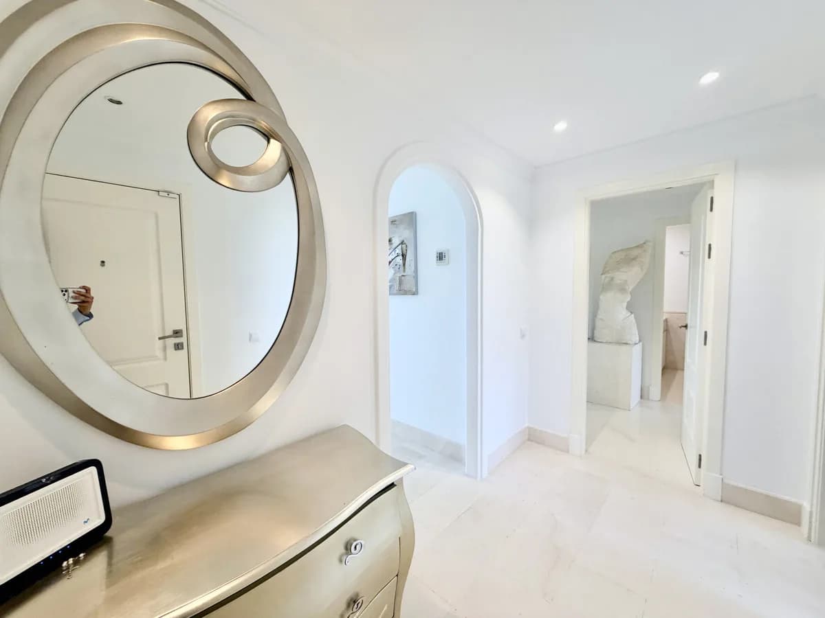 2 Bedroom Ground Floor Apartment for Sale in Los Flamingos, Málaga - Image 4