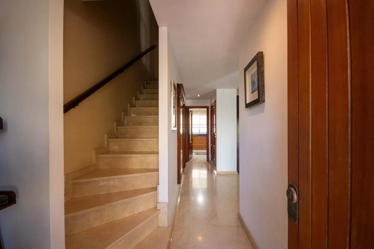 4 Bedroom Townhouse for Sale in Estepona, Málaga - Image 9