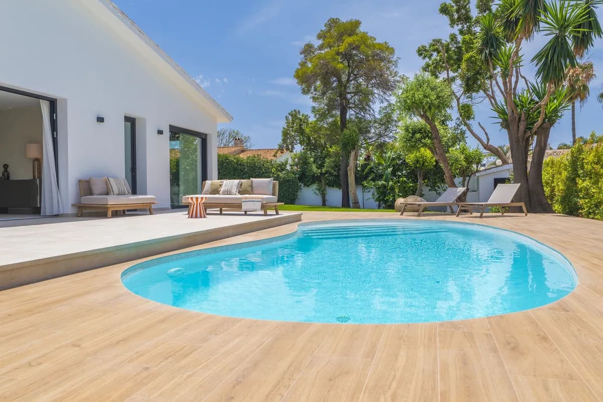 4 Bedroom Detached Villa for Sale in Atalaya, Málaga - Image 9