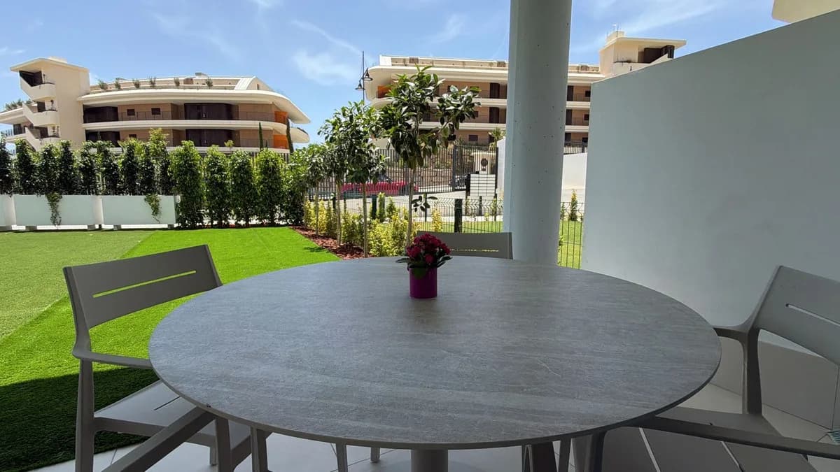 2 Bedroom Ground Floor Apartment for Sale in Fuengirola, Málaga - Image 5