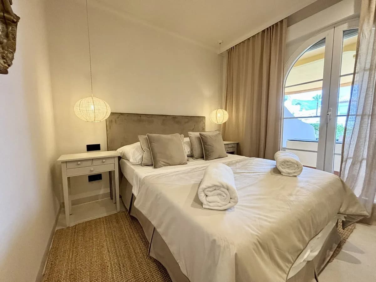 3 Bedroom Duplex for Sale in Aloha, Málaga - Image 2