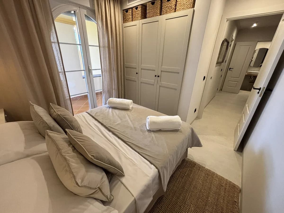 3 Bedroom Duplex for Sale in Aloha, Málaga - Image 9