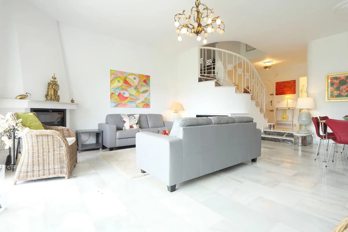 3 Bedroom Townhouse for Sale in Cabopino, Málaga - Image 4