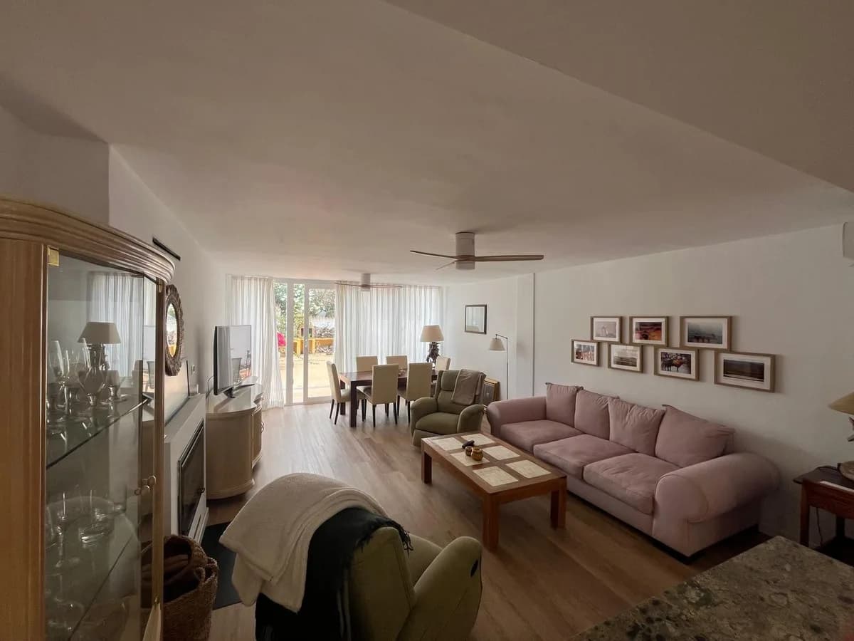 3 Bedroom Ground Floor Apartment for Sale in Estepona, Málaga - Image 6