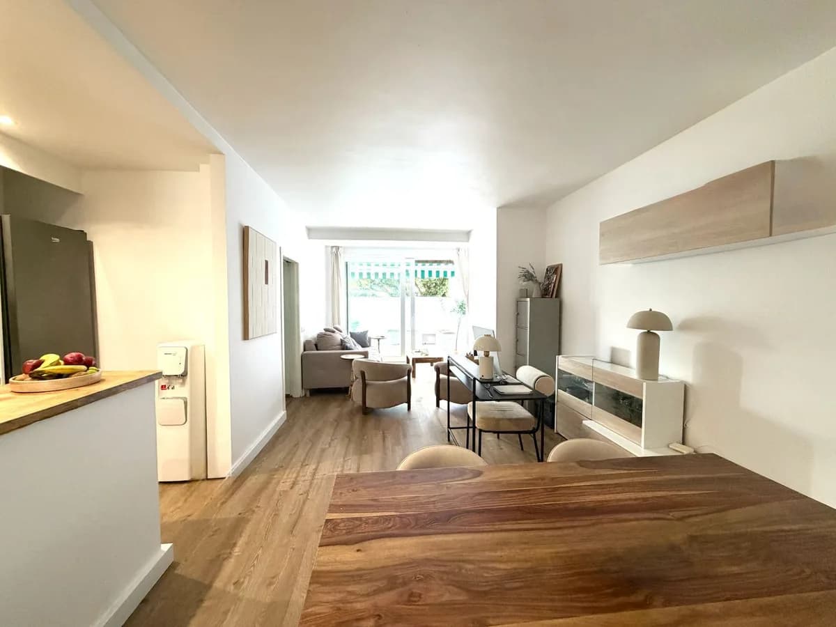 2 Bedroom Ground Floor Apartment for Sale in Marbella, Málaga - Image 2