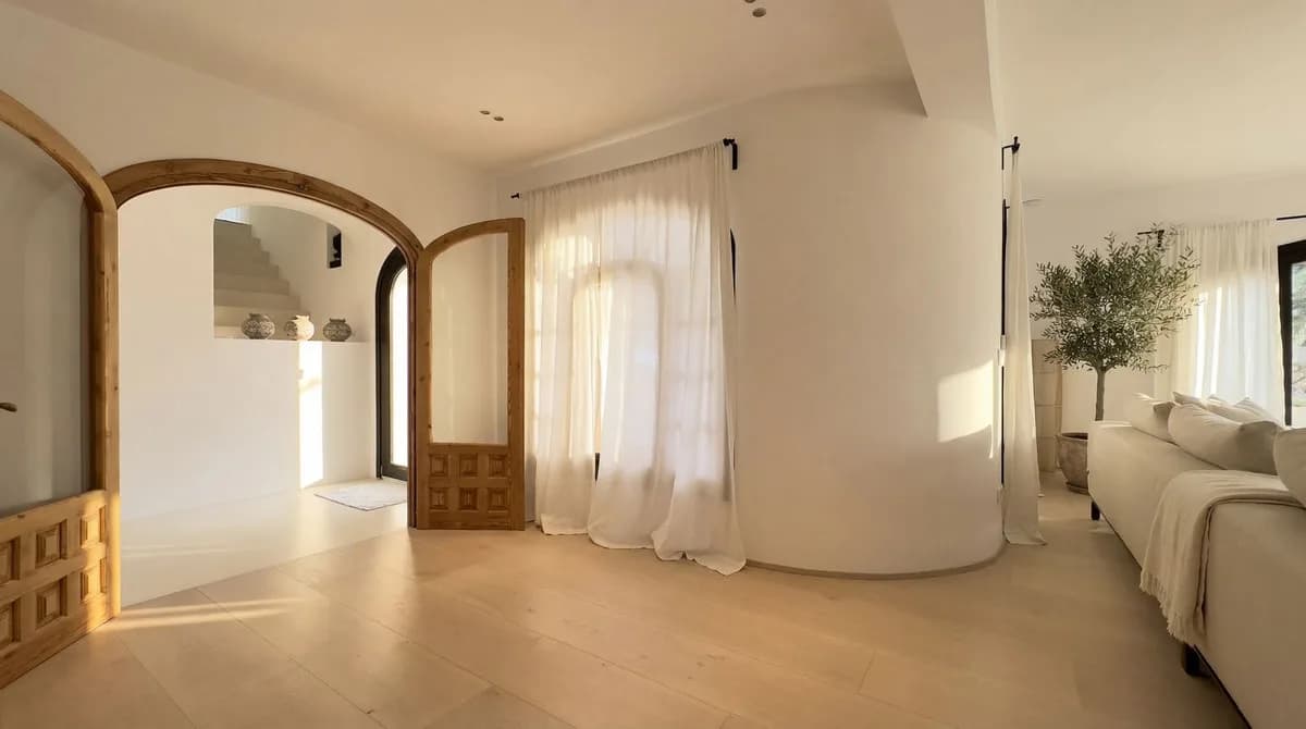 5 Bedroom Finca - Cortijo for Sale in Alhaurín el Grande, Málaga - Image 7