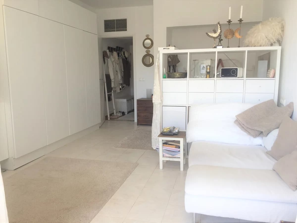 1 Bedroom Middle Floor Studio for Sale in Fuengirola, Málaga - Image 3