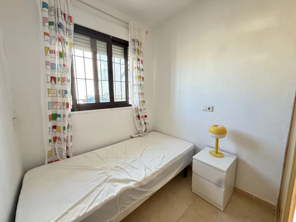 3 Bedroom Ground Floor Apartment for Sale in Fuengirola, Málaga - Image 8