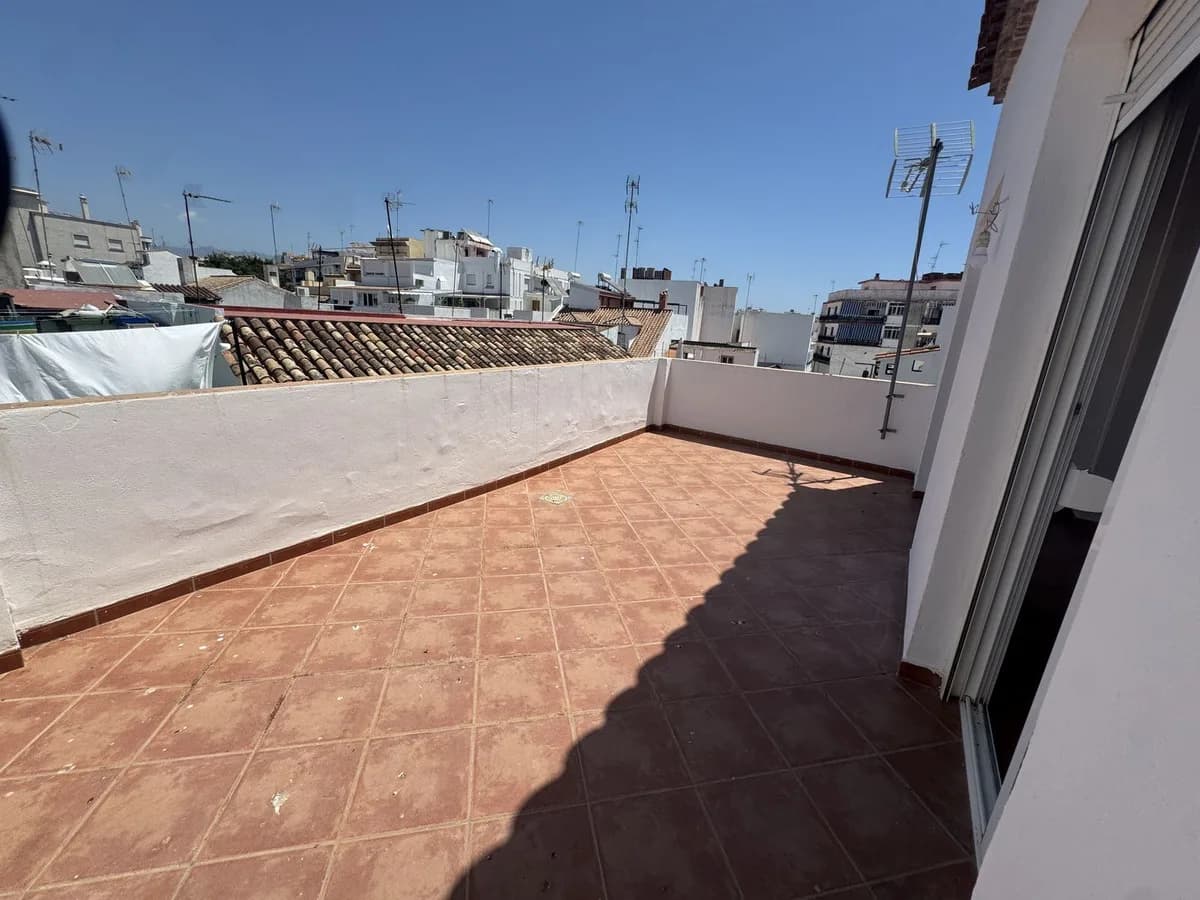 1 Bedroom Penthouse for Sale in Estepona, Málaga - Image 4