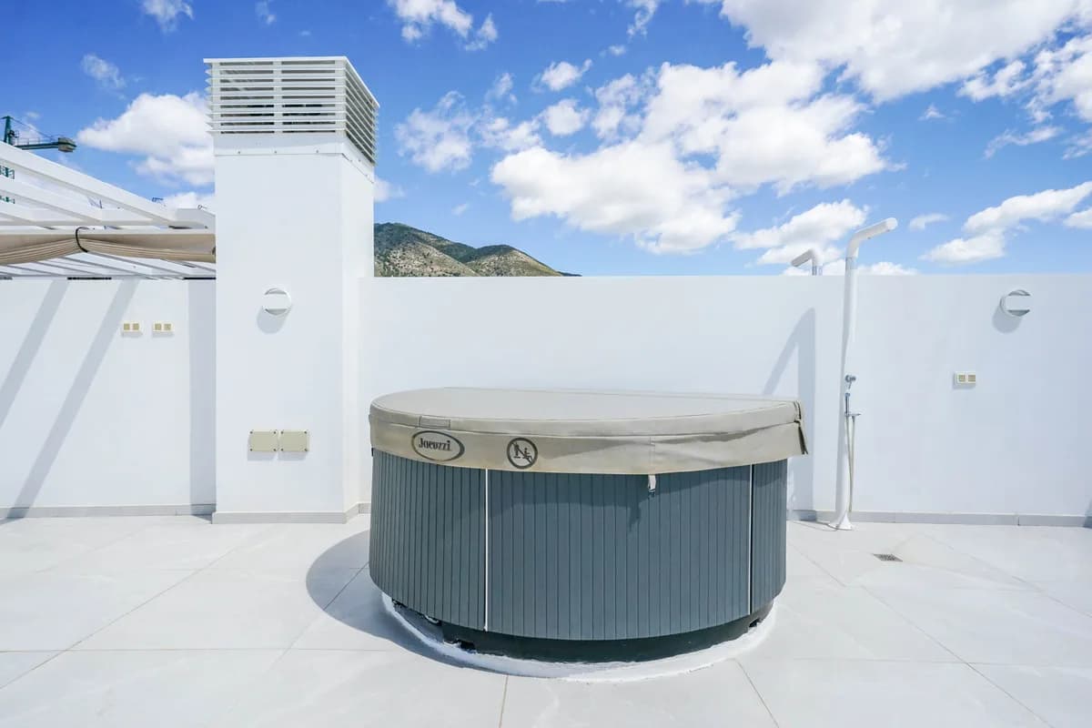 2 Bedroom Penthouse for Sale in Fuengirola, Málaga - Image 6