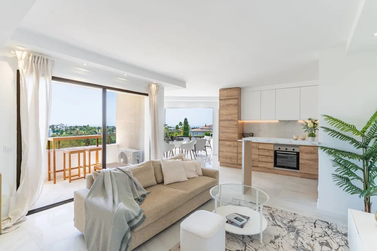 2 Bedroom Ground Floor Apartment for Sale in Atalaya, Málaga