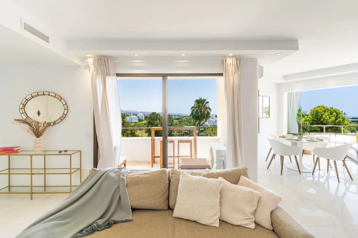 2 Bedroom Ground Floor Apartment for Sale in Atalaya, Málaga - Image 6