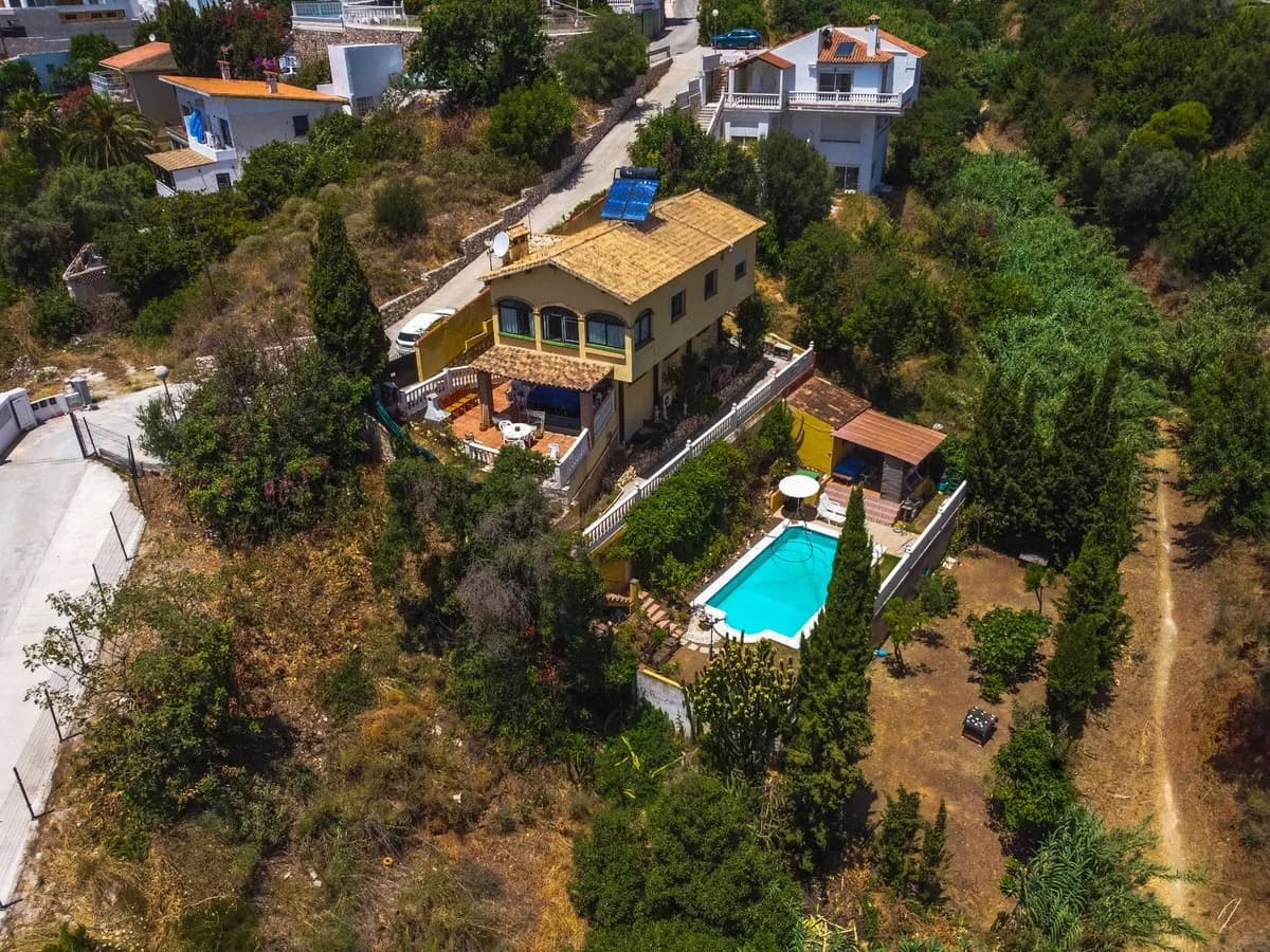 4 Bedroom Detached Villa for Sale in Torreblanca, Málaga