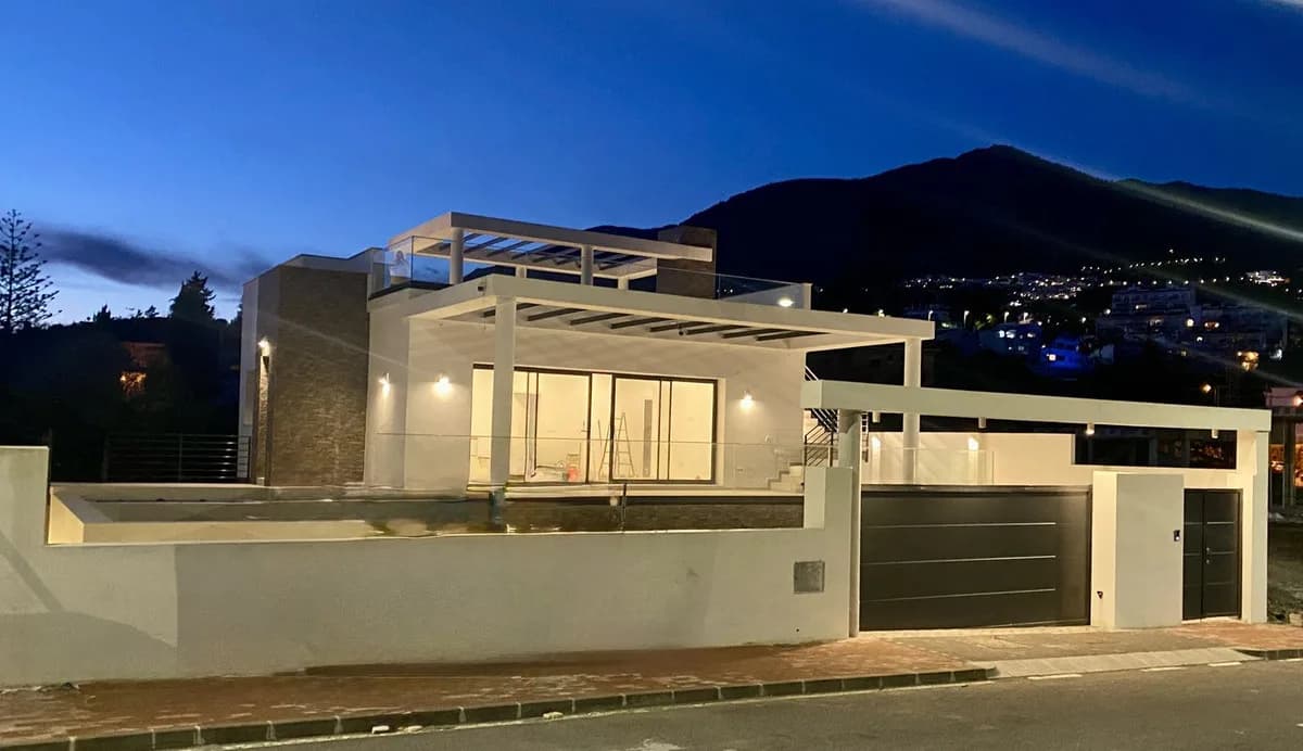 4 Bedroom Detached Villa for Sale in Mijas, Málaga - Image 6