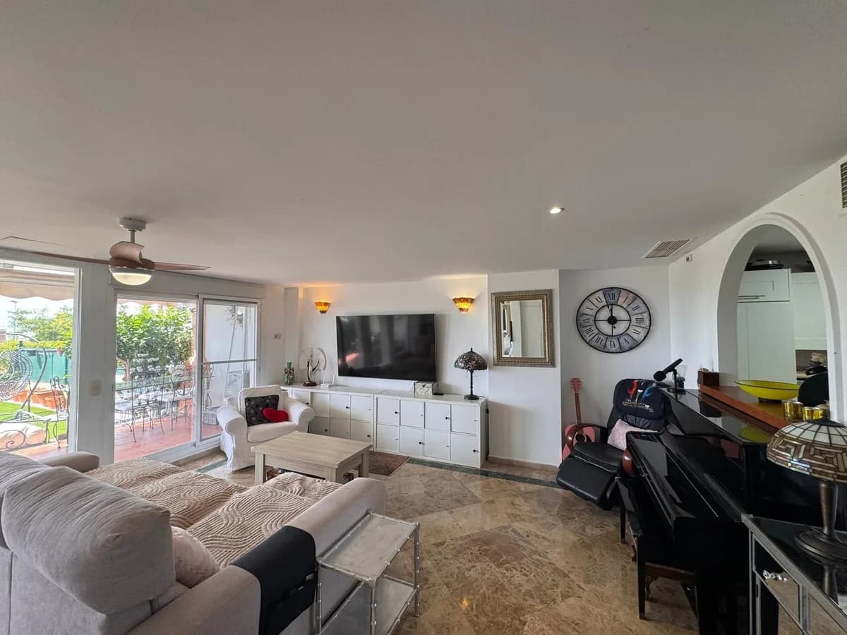 3 Bedroom Townhouse for Sale in Estepona, Málaga - Image 5