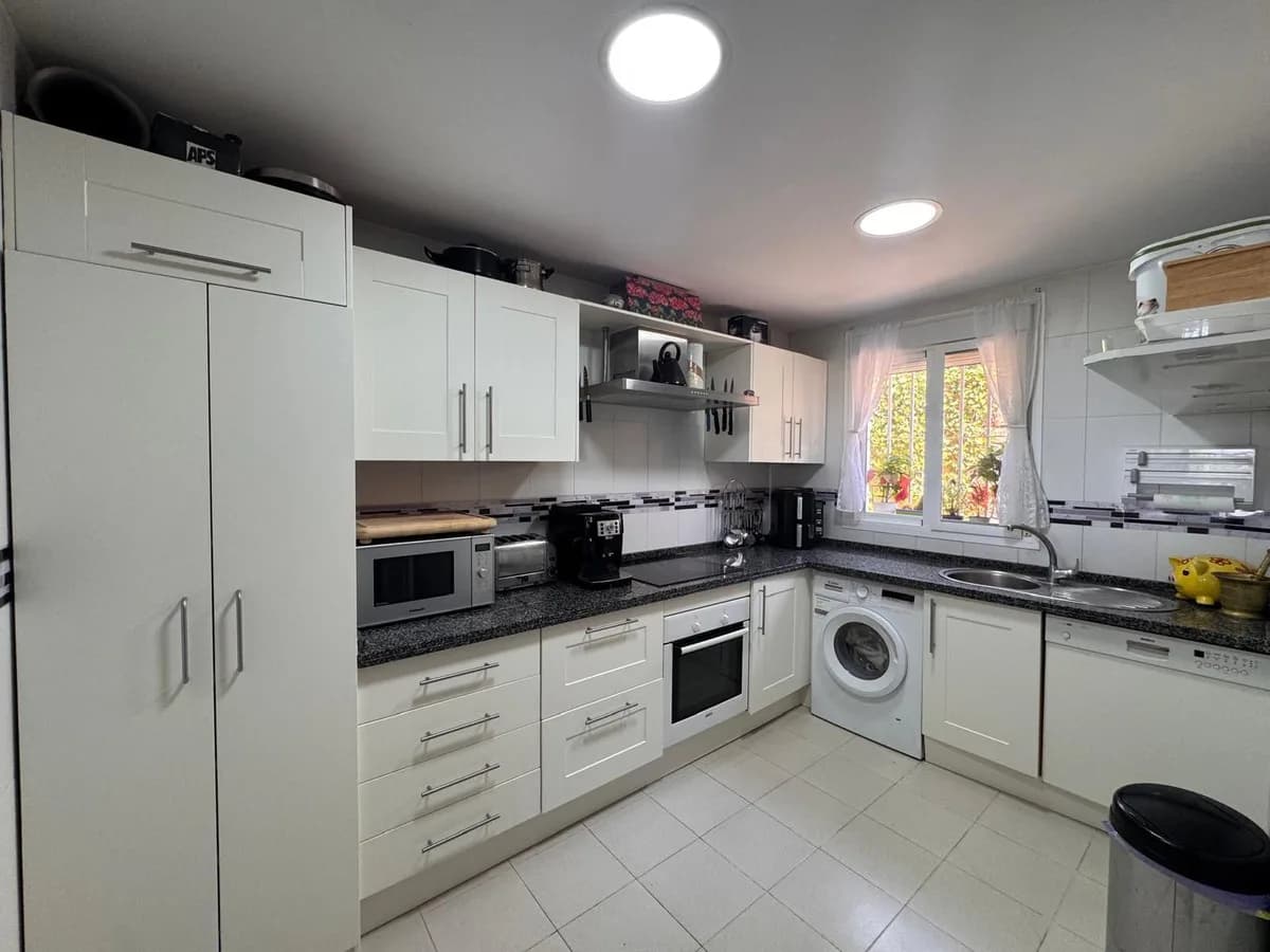 3 Bedroom Townhouse for Sale in Estepona, Málaga - Image 8