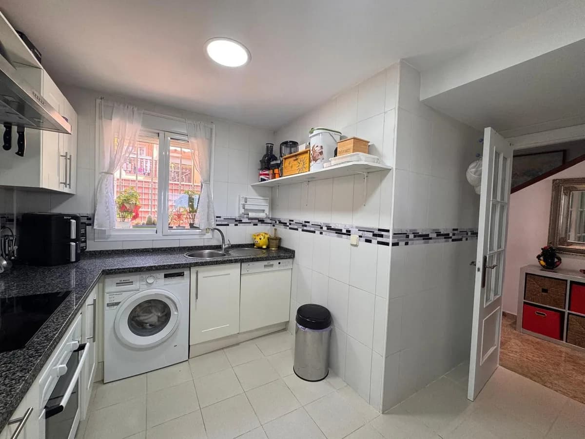 3 Bedroom Townhouse for Sale in Estepona, Málaga - Image 9