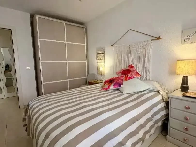 2 Bedroom Middle Floor Apartment for Sale in Riviera del Sol, Málaga - Image 8