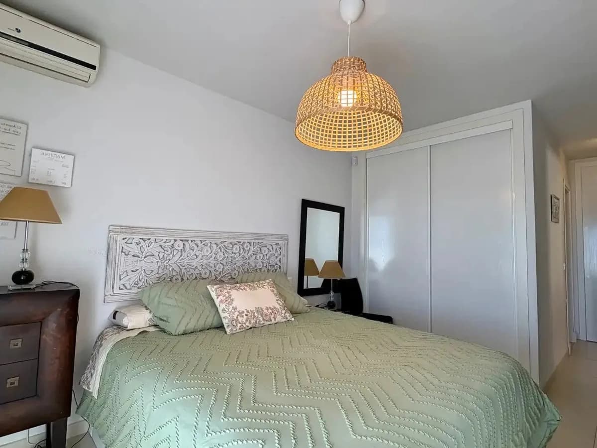 2 Bedroom Middle Floor Apartment for Sale in Riviera del Sol, Málaga - Image 9