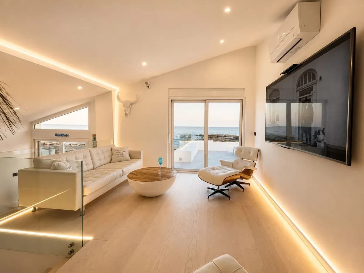 4 Bedroom Semi-Detached House for Sale in Estepona, Málaga - Image 6