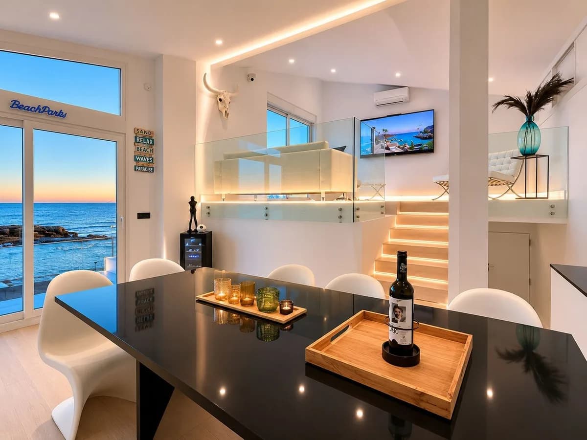 4 Bedroom Semi-Detached House for Sale in Estepona, Málaga - Image 9