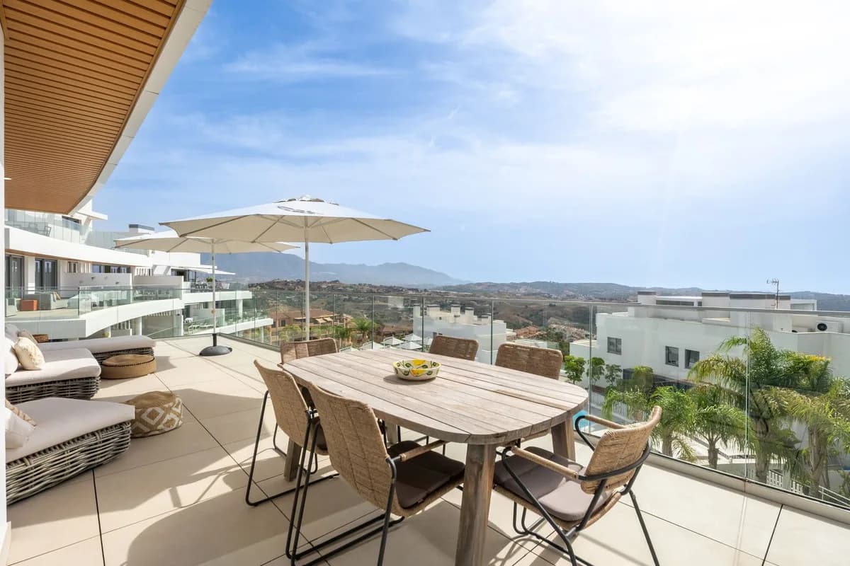 3 Bedroom Top Floor Apartment for Sale in La Cala de Mijas, Málaga