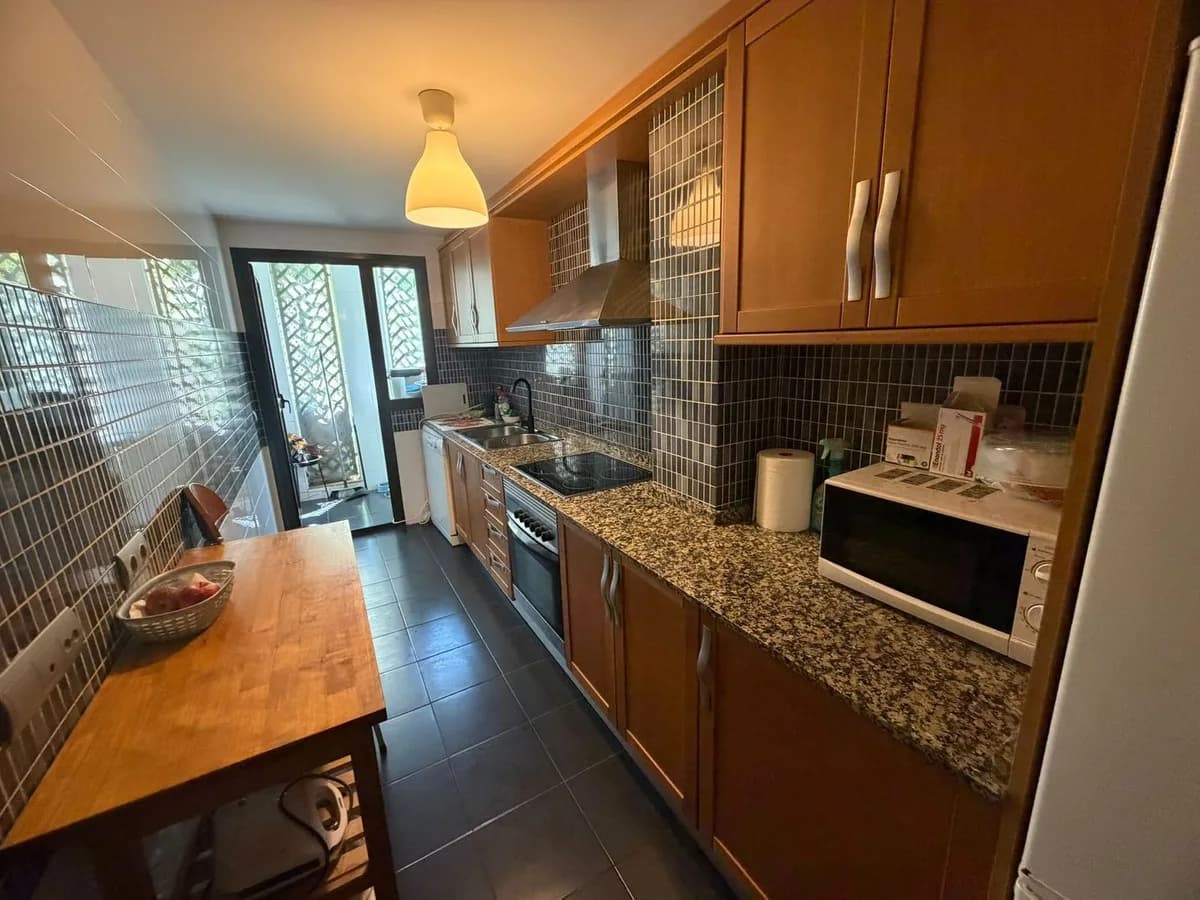 1 Bedroom Ground Floor Apartment for Sale in Selwo, Málaga - Image 5