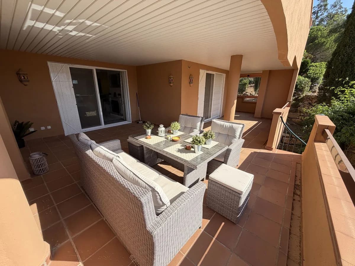 2 Bedroom Ground Floor Apartment for Sale in La Mairena, Málaga - Image 2