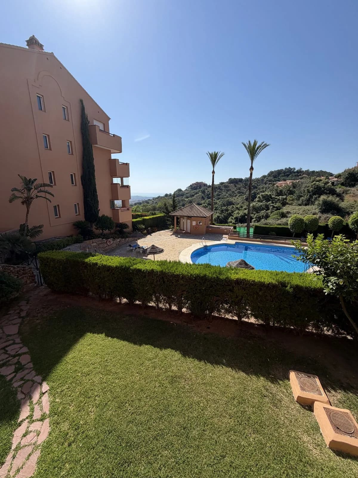 2 Bedroom Ground Floor Apartment for Sale in La Mairena, Málaga - Image 3