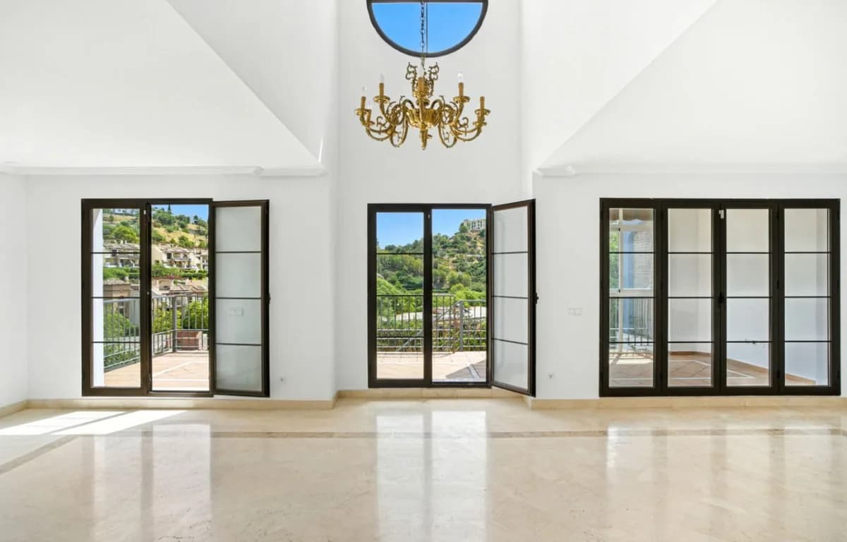 4 Bedroom Townhouse for Sale in Los Arqueros, Málaga - Image 3