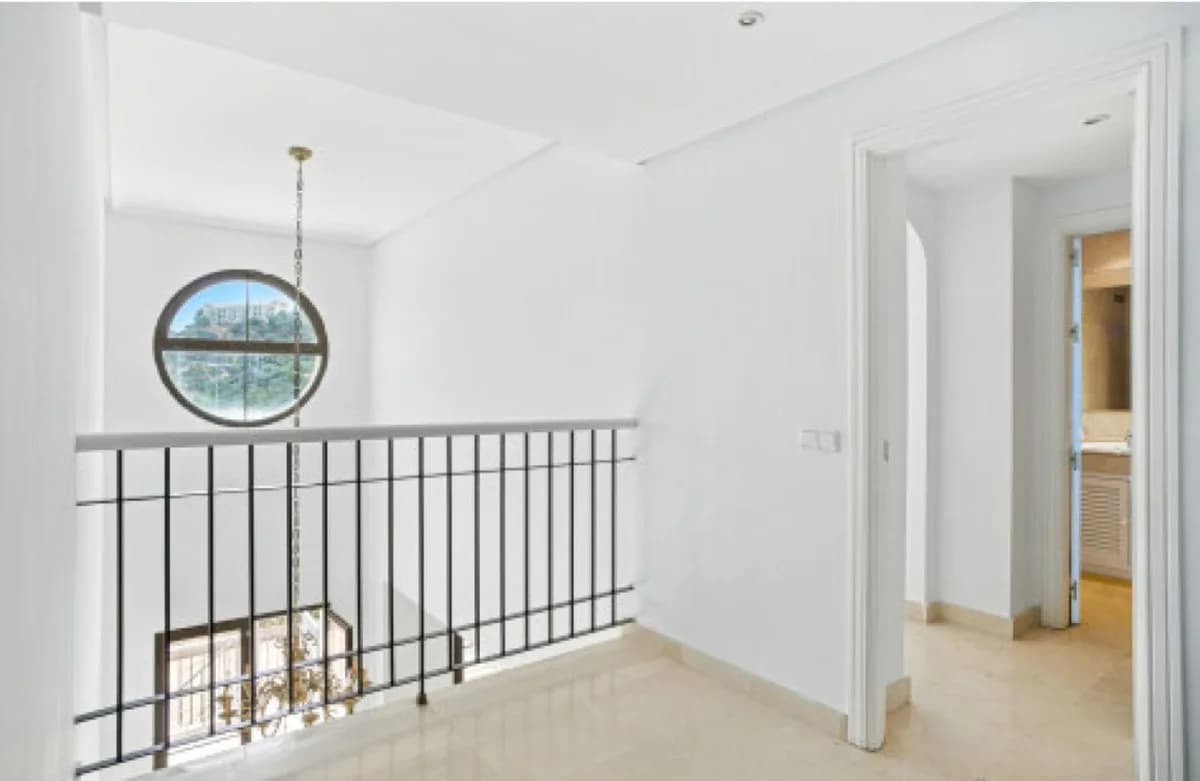 4 Bedroom Townhouse for Sale in Los Arqueros, Málaga - Image 6
