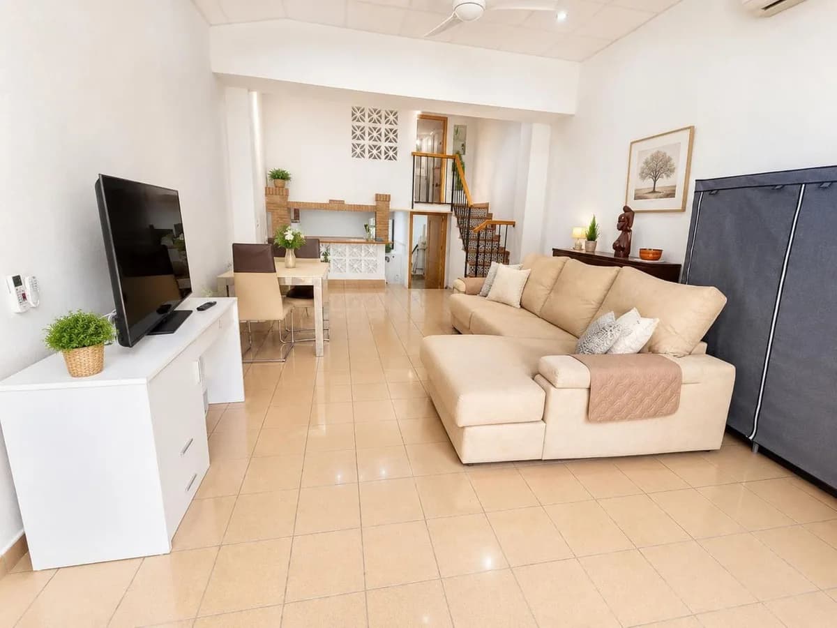 1 Bedroom Ground Floor Apartment for Sale in Arroyo de la Miel, Málaga - Image 4