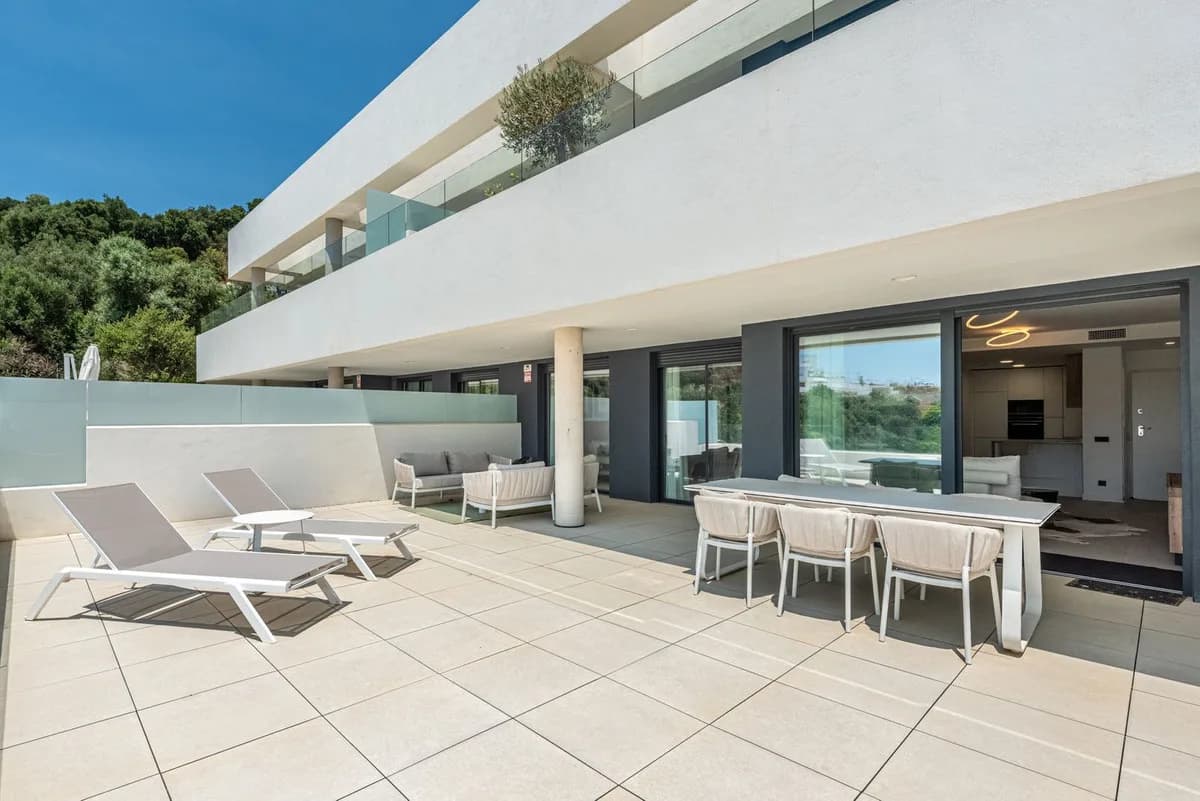 2 Bedroom Ground Floor Apartment for Sale in Altos de los Monteros, Málaga - Image 9