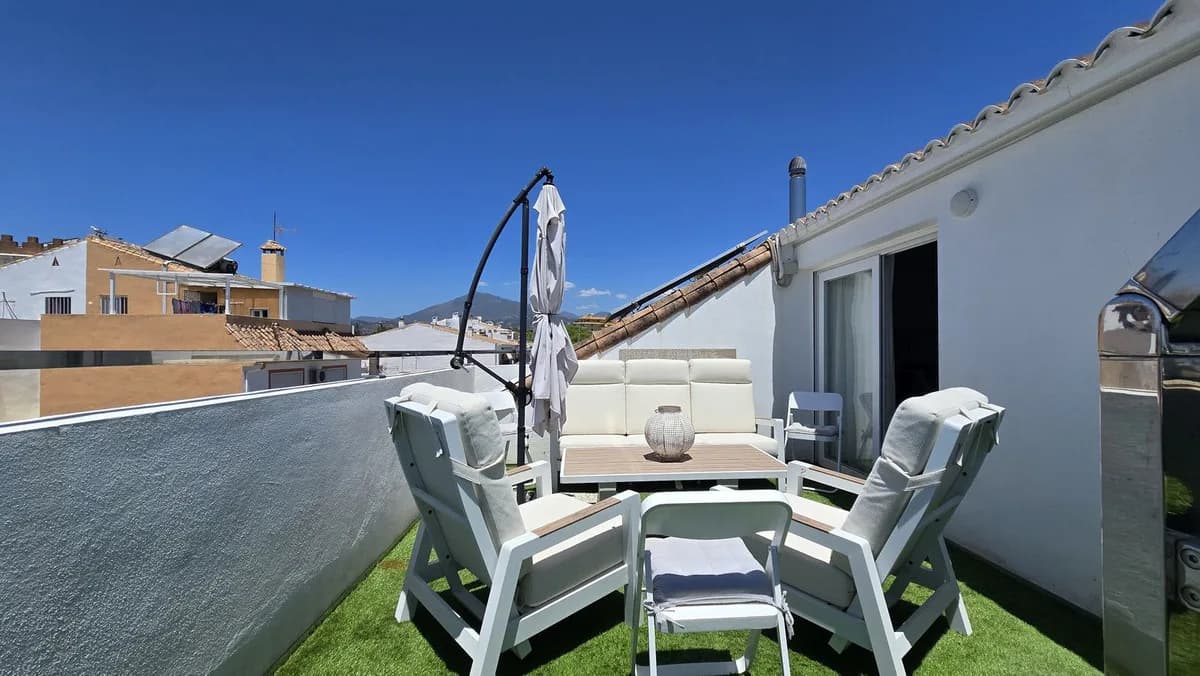 4 Bedroom Penthouse Duplex for Sale in San Pedro de Alcántara, Málaga - Image 3