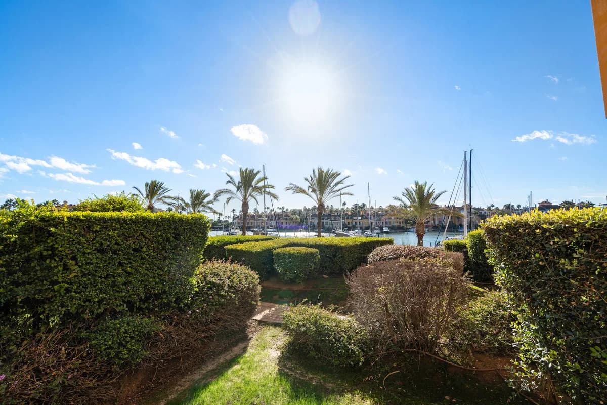 3 Bedroom Ground Floor Apartment for Sale in Sotogrande Marina, Cádiz - Image 9