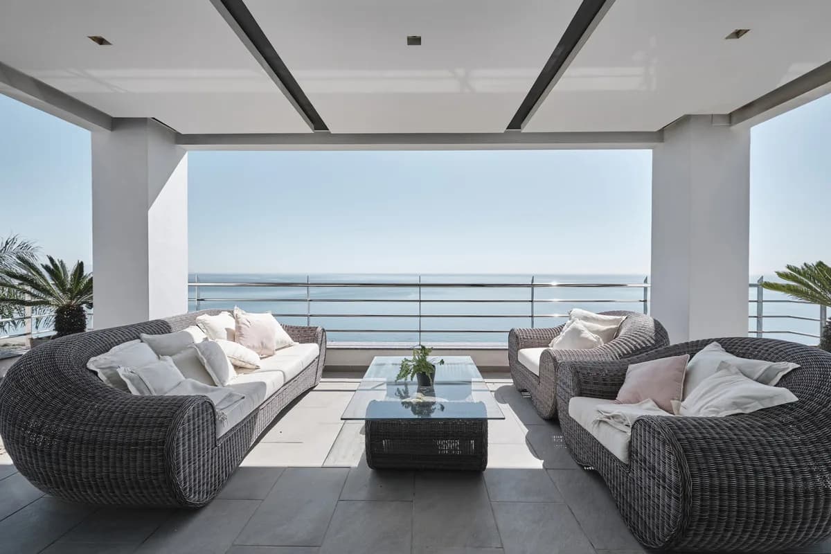 5 Bedroom Detached Villa for Sale in Manilva, Málaga - Image 3
