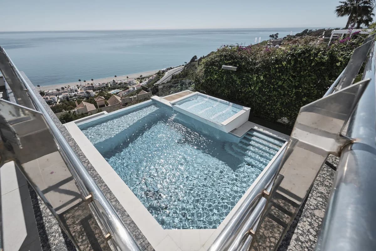 5 Bedroom Detached Villa for Sale in Manilva, Málaga - Image 9