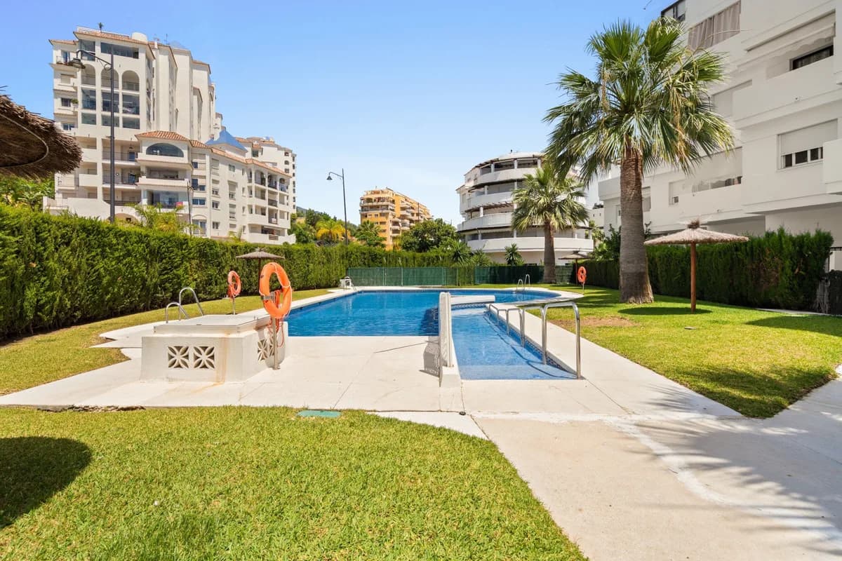 2 Bedroom Ground Floor Apartment for Sale in Estepona, Málaga - Image 2