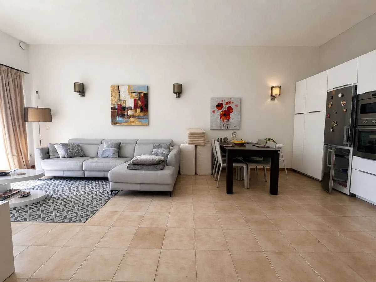 2 Bedroom Ground Floor Apartment for Sale in Atalaya, Málaga - Image 2
