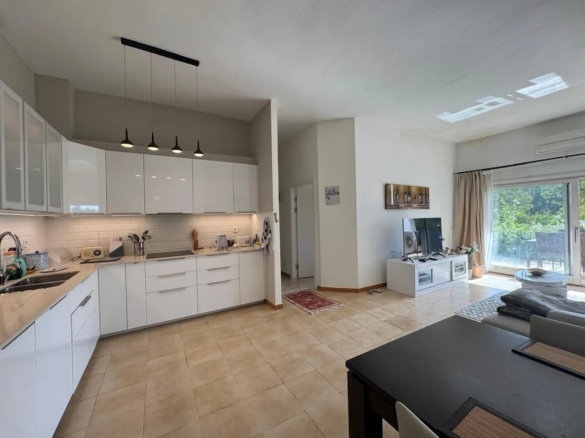2 Bedroom Ground Floor Apartment for Sale in Atalaya, Málaga - Image 5
