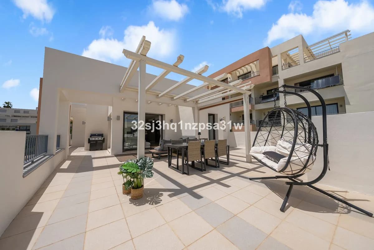 3 Bedroom Penthouse for Sale in Altos de los Monteros, Málaga - Image 7