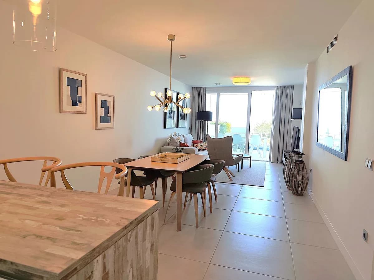 2 Bedroom Ground Floor Apartment for Sale in Benalmadena, Málaga - Image 3