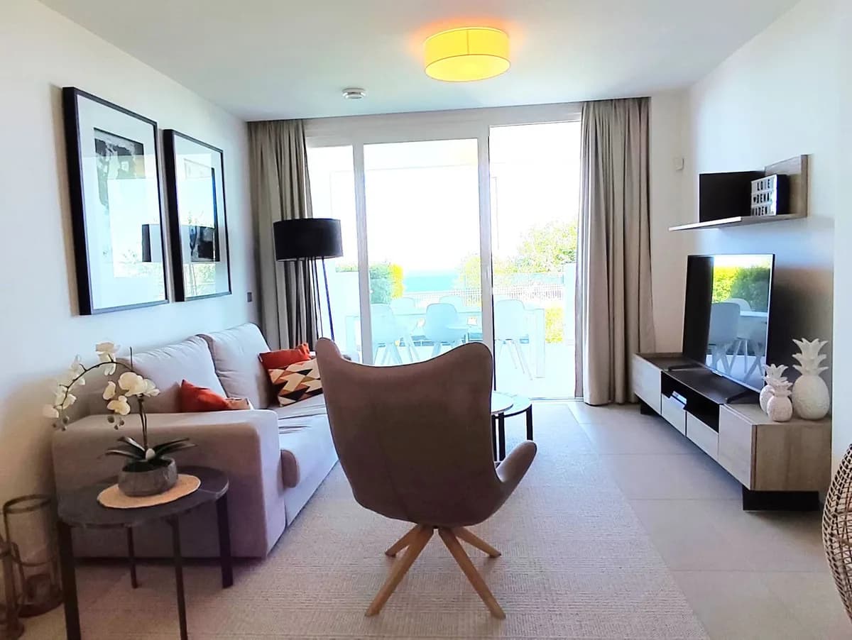 2 Bedroom Ground Floor Apartment for Sale in Benalmadena, Málaga - Image 8