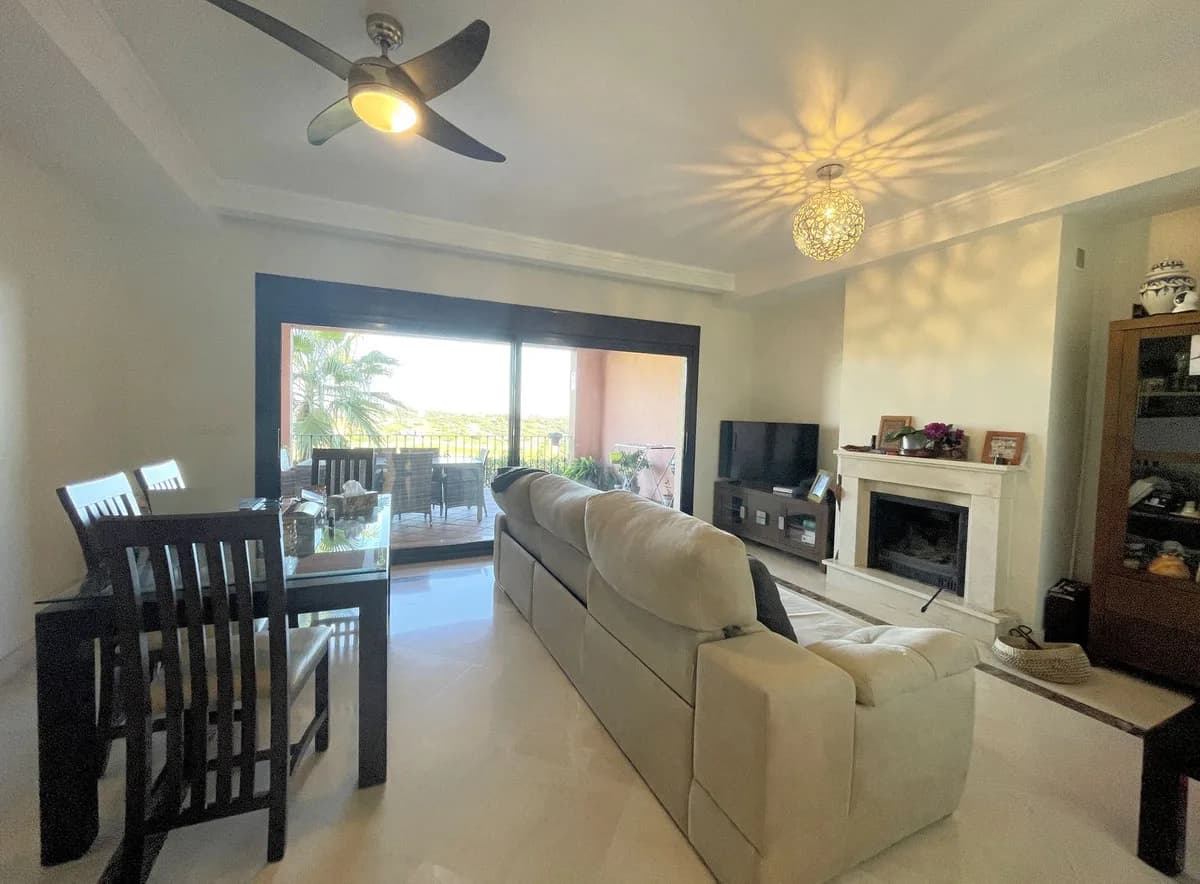 3 Bedroom Semi-Detached House for Sale in Estepona, Málaga - Image 8