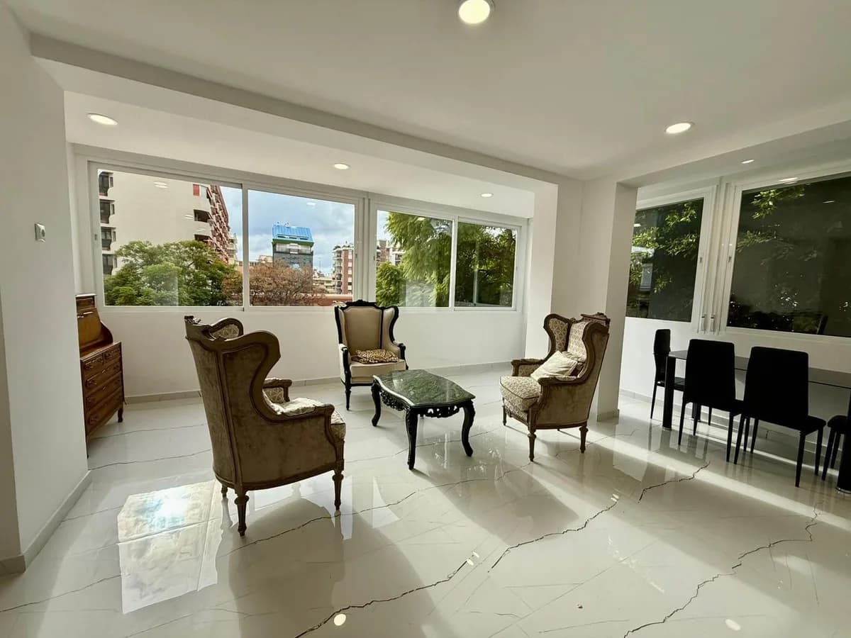 2 Bedroom Middle Floor Apartment for Sale in Marbella, Málaga - Image 5