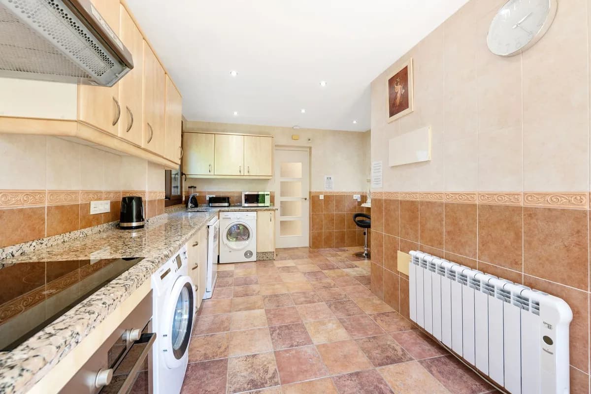 5 Bedroom Detached Villa for Sale in Atalaya, Málaga - Image 6
