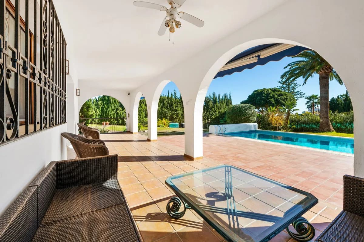 5 Bedroom Detached Villa for Sale in Atalaya, Málaga - Image 7